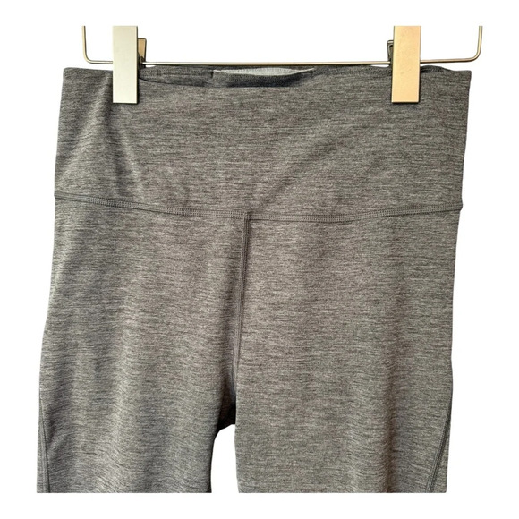 Athleta Ultimate Stash Pocket Capri Leggings SuperSonic Gray Heather. EUC. Small - Picture 2 of 13